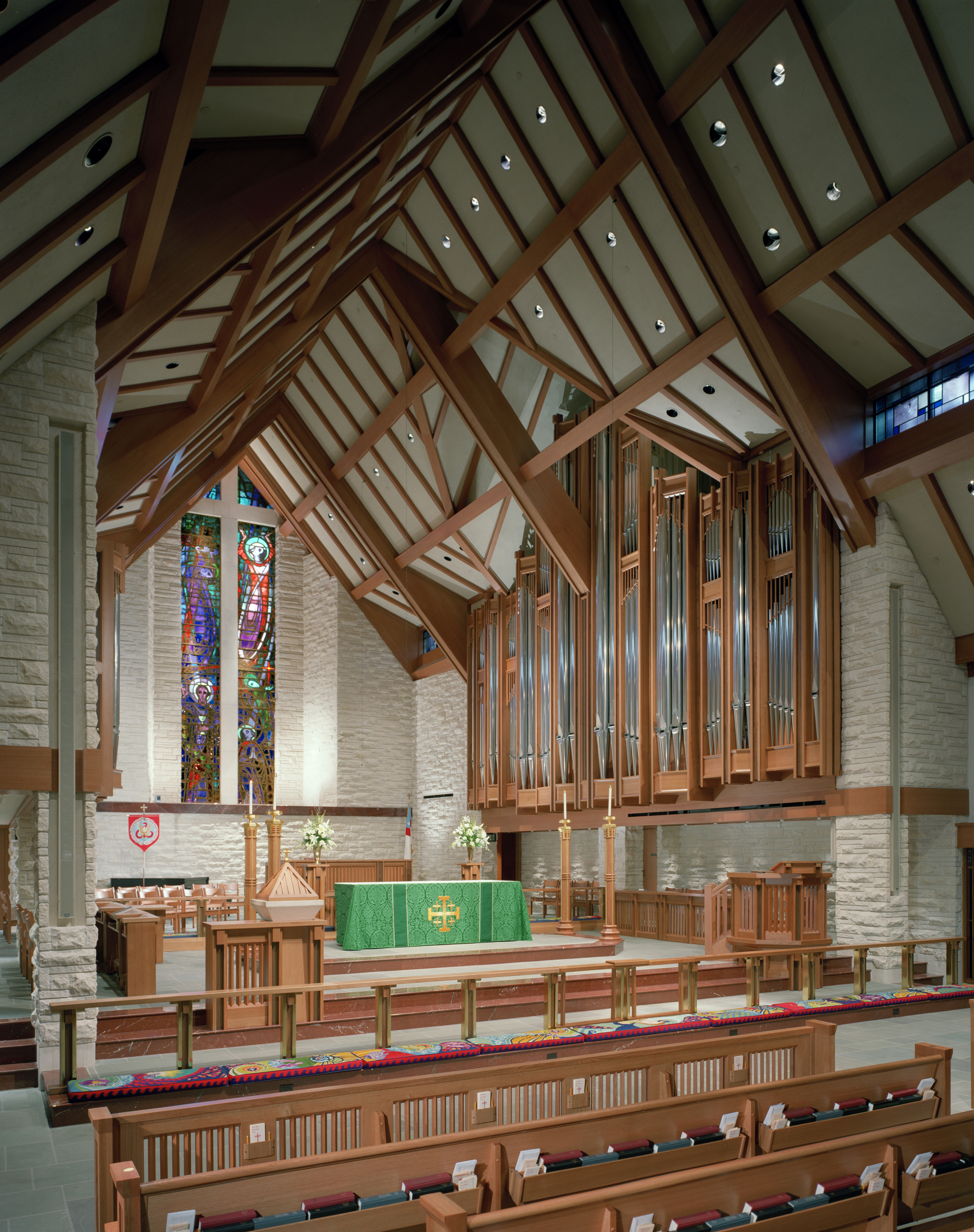 Vertical-of-altar-organ